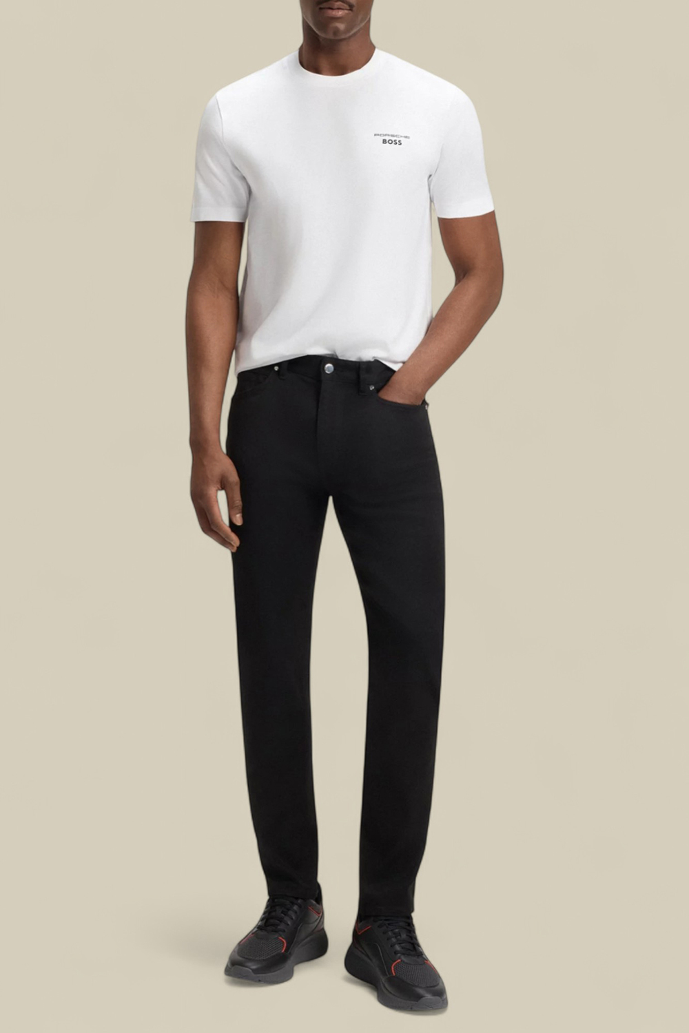 תמונת כל הלוק של חולצת טי פורשה X בוס